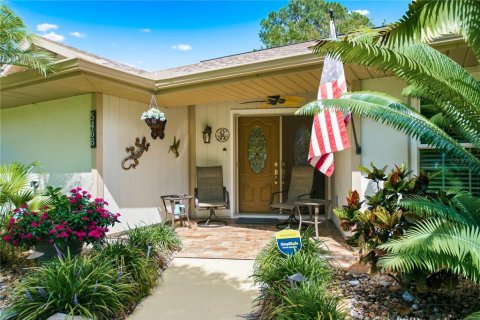 House in New Port Richey, Florida 3 bedrooms, 234.58 sq.m. № 2126659 - photo 7