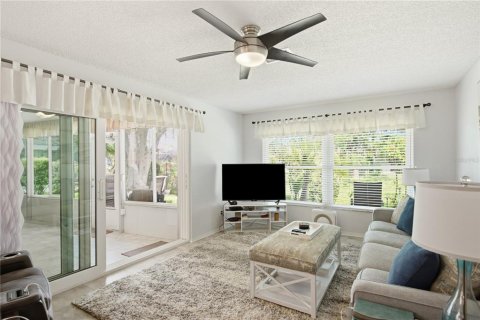 House in New Port Richey, Florida 3 bedrooms, 234.58 sq.m. № 2126659 - photo 20