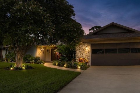 House in New Port Richey, Florida 3 bedrooms, 234.58 sq.m. № 2126659