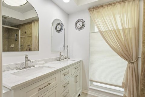 House in New Port Richey, Florida 3 bedrooms, 234.58 sq.m. № 2126659 - photo 30