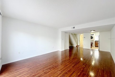 Adosado en alquiler en Orlando, Florida, 2 dormitorios, 115.2 m2 № 1905744 - foto 16