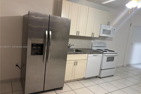 Villa ou maison à louer à Palmetto Bay, Floride: 3 chambres, 83.61 m2 № 2049743 - photo 8