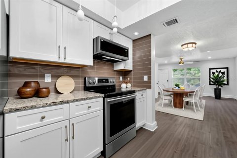 Condominio en venta en Maitland, Florida, 3 dormitorios, 123.37 m2 № 1827964 - foto 12