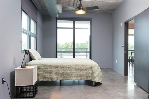Condo in Orlando, Florida, 2 bedrooms № 2381370 - photo 3