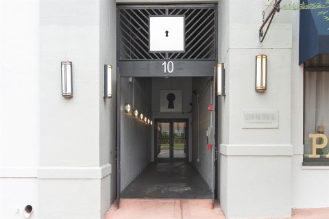 Condo in Orlando, Florida, 2 bedrooms № 2381370 - photo 6
