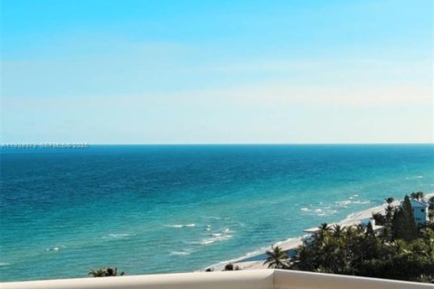 Condo à Hollywood, Floride, 3 chambres  № 1999138