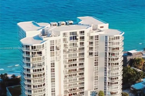 Copropriété à vendre à Hollywood, Floride: 3 chambres, 186.92 m2 № 1999138 - photo 18