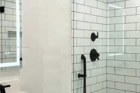 Copropriété à vendre à Hollywood, Floride: 3 chambres, 186.92 m2 № 1999138 - photo 16