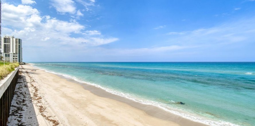 Condominio en Riviera Beach, Florida, 3 dormitorios № 1174174