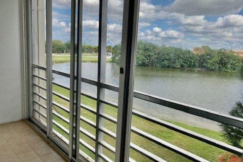 Copropriété à vendre à Boca Raton, Floride: 2 chambres, 81.75 m2 № 2245488 - photo 12