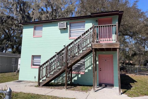 Propiedad comercial en venta en Plant City, Florida, 6 dormitorios, 161.28 m2 № 1634810 - foto 1