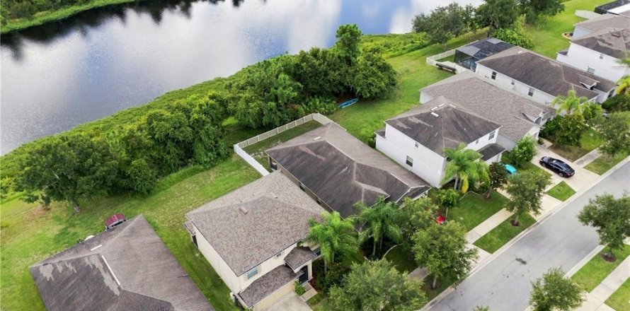 Villa ou maison à Wimauma, Floride 4 chambres, 233.18 m2 № 2299325