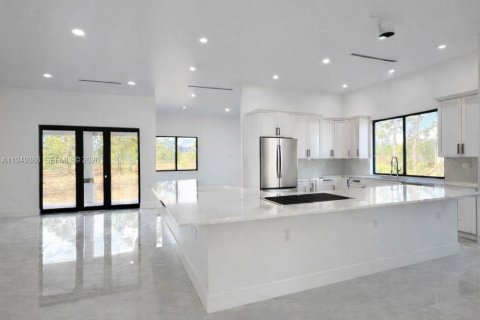 Villa ou maison à vendre à Naples, Floride: 4 chambres, 315.87 m2 № 2005505 - photo 4