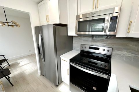 Copropriété à vendre à West Palm Beach, Floride: 2 chambres, 74.14 m2 № 2082315 - photo 2