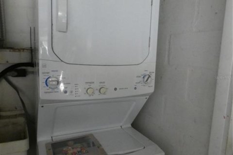 Купить виллу или дом в Нью-Порт-Ричи, Флорида 8 комнат, 104.79м2, № 2149294 - фото 26