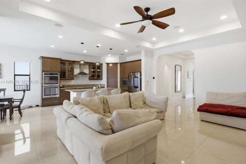 Villa ou maison à vendre à Pembroke Pines, Floride: 3 chambres, 195.47 m2 № 2048112 - photo 25