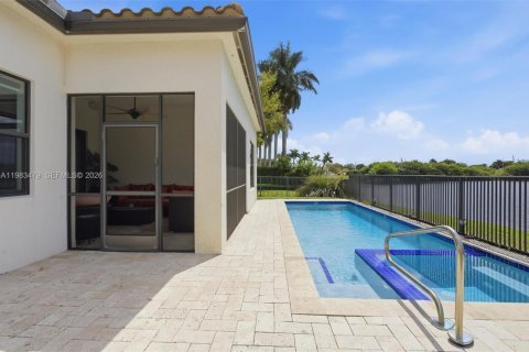 Villa ou maison à vendre à Pembroke Pines, Floride: 3 chambres, 195.47 m2 № 2048112 - photo 5