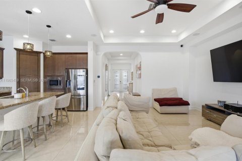 Villa ou maison à vendre à Pembroke Pines, Floride: 3 chambres, 195.47 m2 № 2048112 - photo 26
