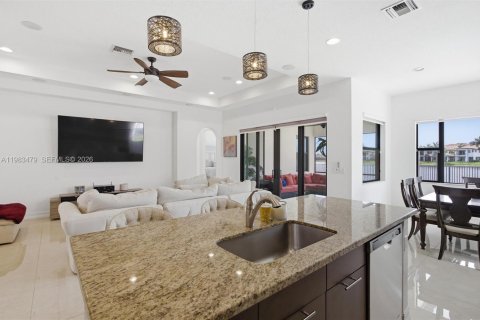 Villa ou maison à vendre à Pembroke Pines, Floride: 3 chambres, 195.47 m2 № 2048112 - photo 20