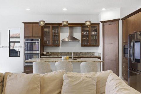 Villa ou maison à vendre à Pembroke Pines, Floride: 3 chambres, 195.47 m2 № 2048112 - photo 17