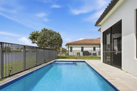 Villa ou maison à vendre à Pembroke Pines, Floride: 3 chambres, 195.47 m2 № 2048112 - photo 9