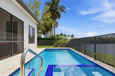 Villa ou maison à vendre à Pembroke Pines, Floride: 3 chambres, 195.47 m2 № 2048112 - photo 7