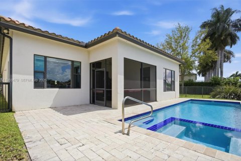Villa ou maison à vendre à Pembroke Pines, Floride: 3 chambres, 195.47 m2 № 2048112 - photo 6