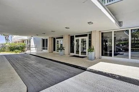 Condominio en venta en North Bay Village, Florida, 2 dormitorios, 125.98 m2 № 2431568 - foto 29