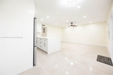 Condo in Deerfield Beach, Florida, 2 bedrooms  № 1968642 - photo 11