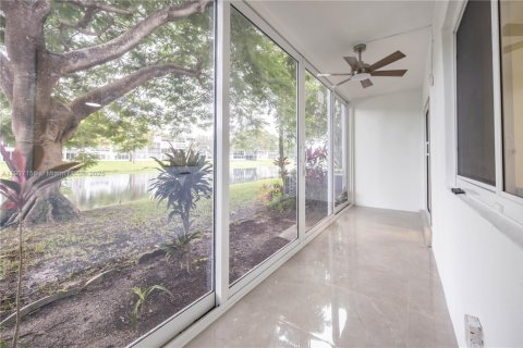 Condo in Deerfield Beach, Florida, 2 bedrooms  № 1968642 - photo 22