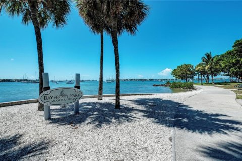 Condominio en venta en Sarasota, Florida, 2 dormitorios, 82.22 m2 № 2349277 - foto 5