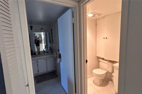 Condominio en venta en Sunny Isles Beach, Florida, 1 dormitorio, 92.07 m2 № 1794713 - foto 15