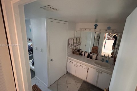 Condominio en venta en Sunny Isles Beach, Florida, 1 dormitorio, 92.07 m2 № 1794713 - foto 13
