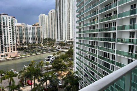 Condominio en venta en Sunny Isles Beach, Florida, 1 dormitorio, 92.07 m2 № 1794713 - foto 27
