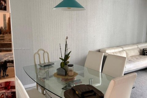 Condominio en venta en Sunny Isles Beach, Florida, 1 dormitorio, 92.07 m2 № 1794713 - foto 4