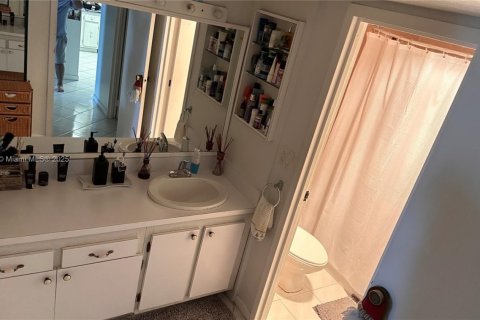 Condominio en venta en Sunny Isles Beach, Florida, 1 dormitorio, 92.07 m2 № 1794713 - foto 16