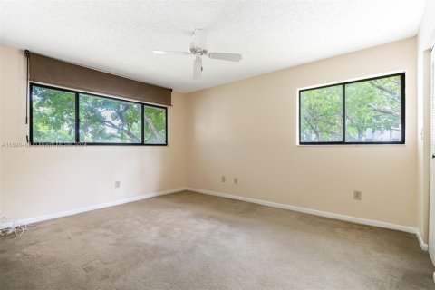 Condominio en venta en Tamarac, Florida, 2 dormitorios, 76.83 m2 № 1860659 - foto 12