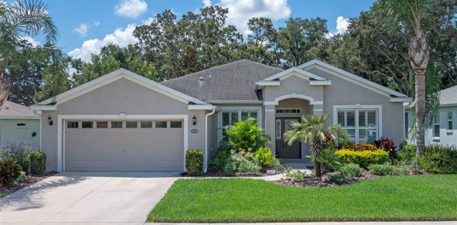 House in Leesburg, Florida 3 bedrooms, 211.26 sq.m. № 1855906