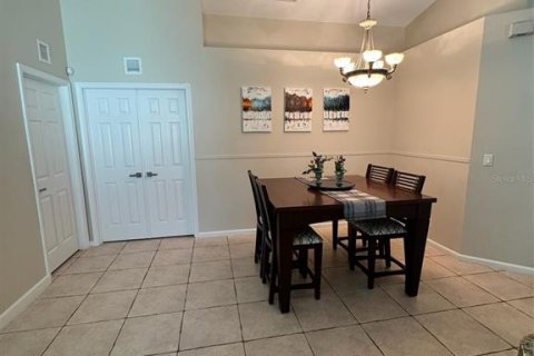 Villa ou maison à louer à Royal Palm Beach, Floride: 4 chambres, 165.83 m2 № 2117110 - photo 3
