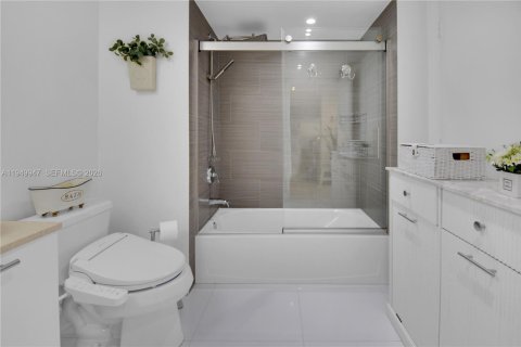 Купить кондоминиум в Майами, Флорида 2 спальни, 106.28м2, № 2005727 - фото 30