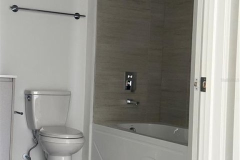 Apartamento en alquiler en Orlando, Florida, 2 dormitorios, 95.04 m2 № 2239106 - foto 16