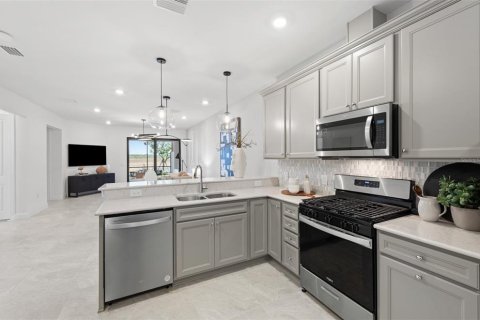 Villa ou maison à vendre à Lakewood Ranch, Floride: 2 chambres, 134.52 m2 № 2152258 - photo 6
