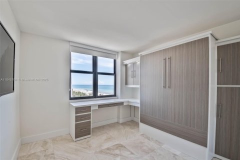 Condo in Miami Beach, Florida, 2 bedrooms  № 1888931 - photo 8