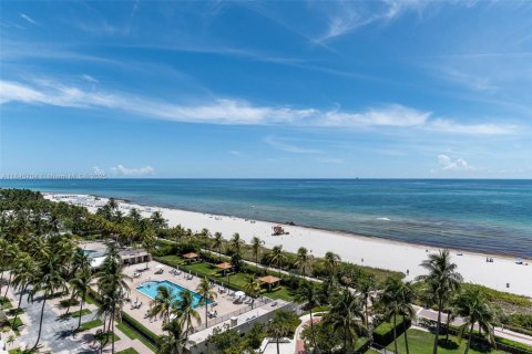 Condo in Miami Beach, Florida, 2 bedrooms  № 1888931 - photo 6