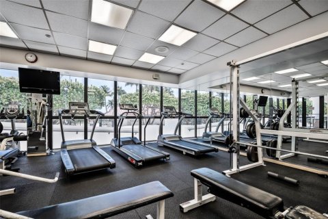Condo in Miami Beach, Florida, 2 bedrooms  № 1888931 - photo 27