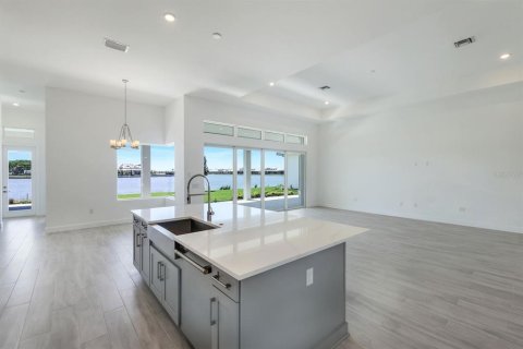 House in Naples, Florida 4 bedrooms, 413.97 sq.m. № 1849925 - photo 10
