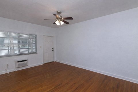 Appartement à louer à Miami Beach, Floride: 39.95 m2 № 1999389 - photo 2