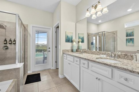 House in Davenport, Florida 8 bedrooms, 374.95 sq.m. № 2094795 - photo 10