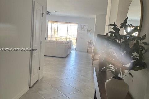 House in Fort Myers, Florida 4 bedrooms, 194.35 sq.m. № 2040495 - photo 9