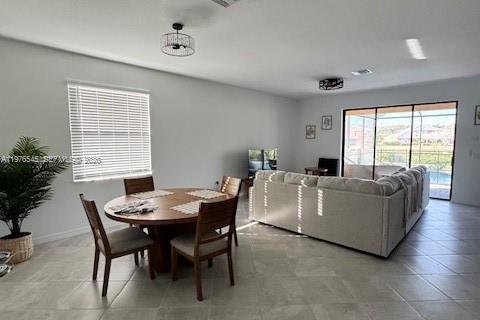 House in Fort Myers, Florida 4 bedrooms, 194.35 sq.m. № 2040495 - photo 7